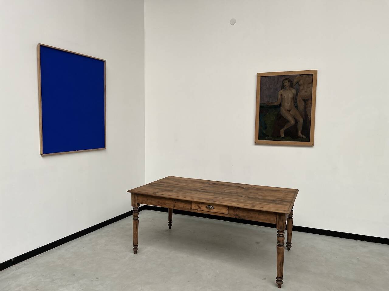 Antique farm table from the 1950s, with 3 drawers and turned legs