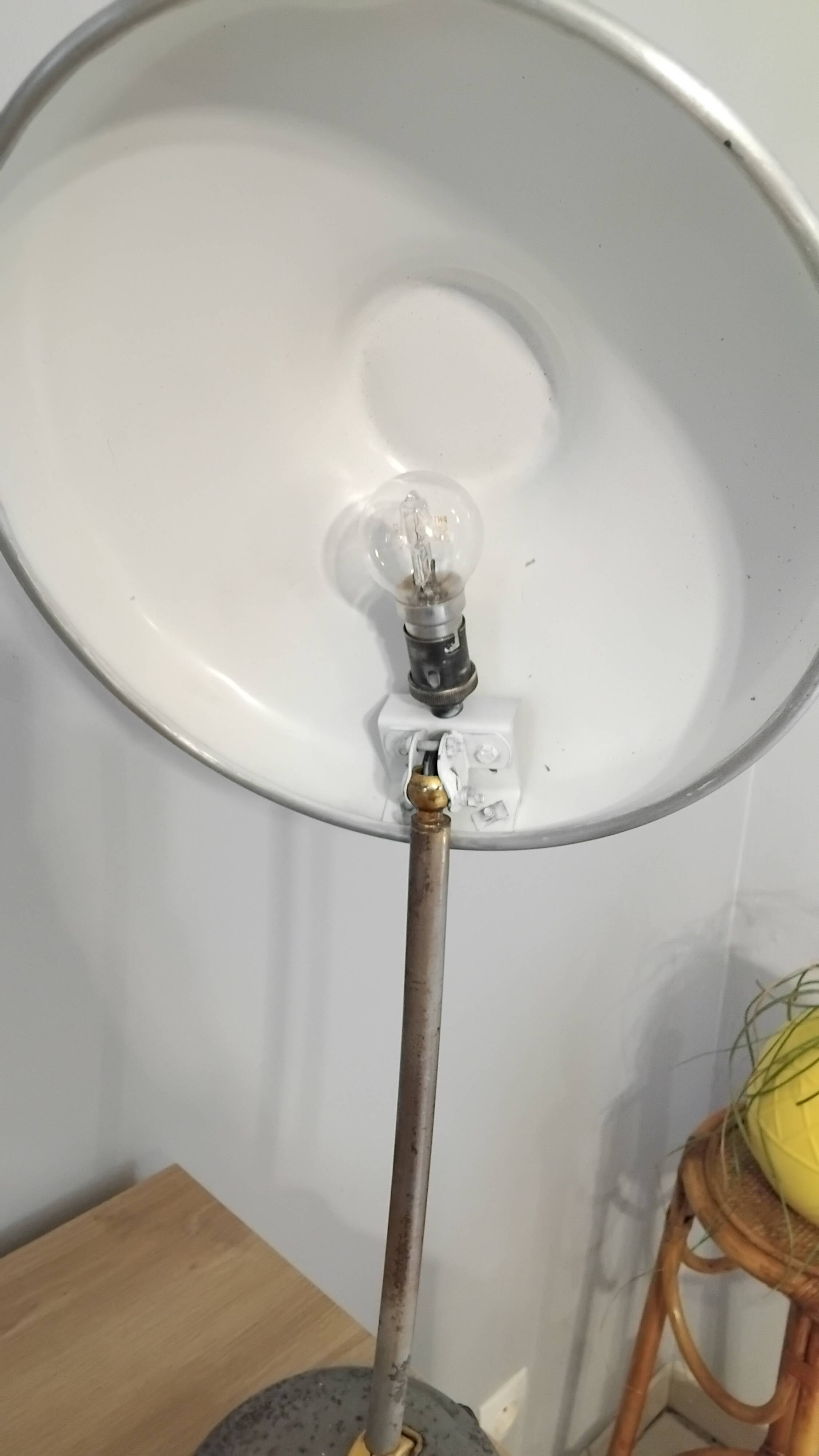 Vintage adjustable workshop lamp in aluminium from the 1930s.