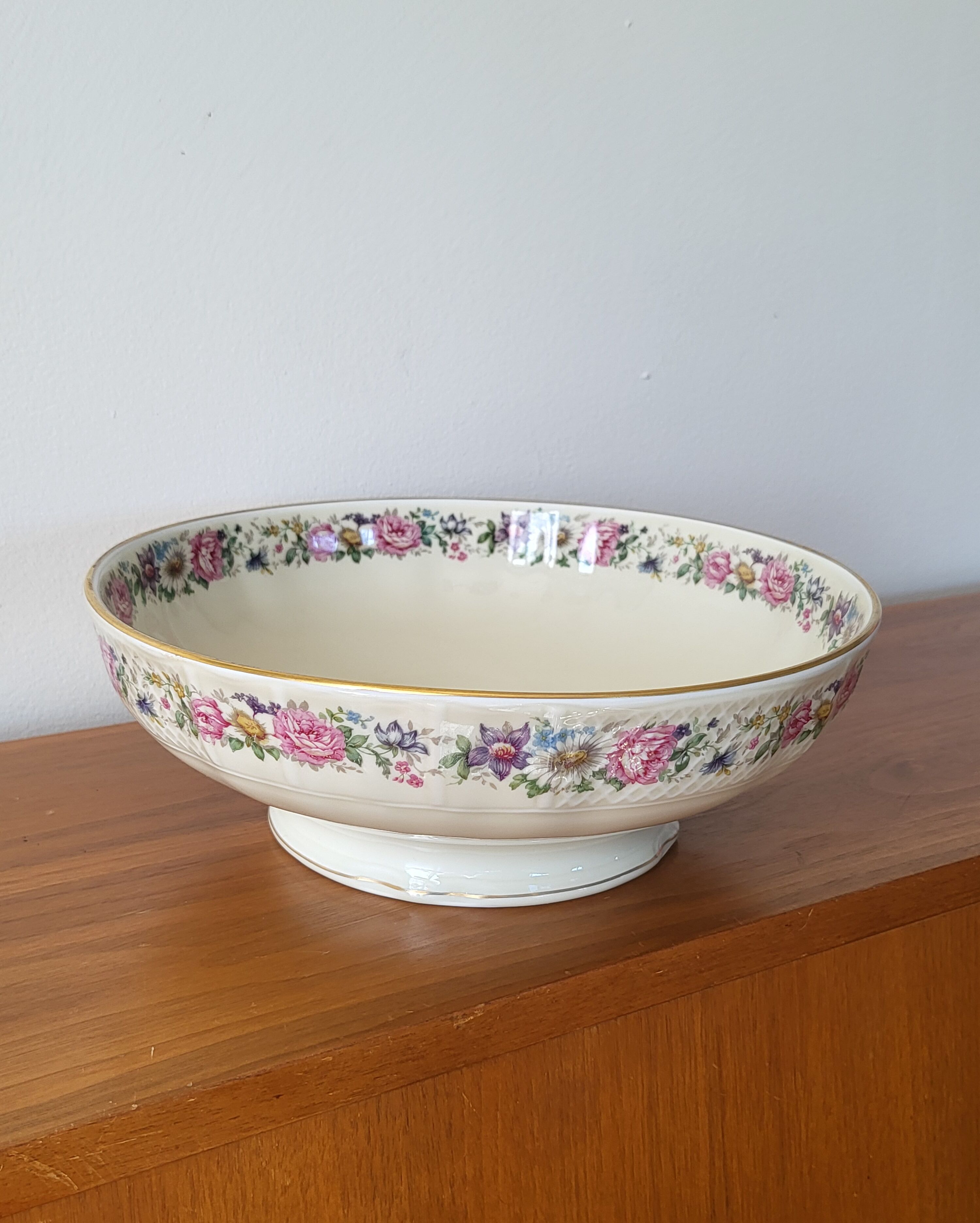 Limoges Bernardaud. Round Salad Plate in porcelain.