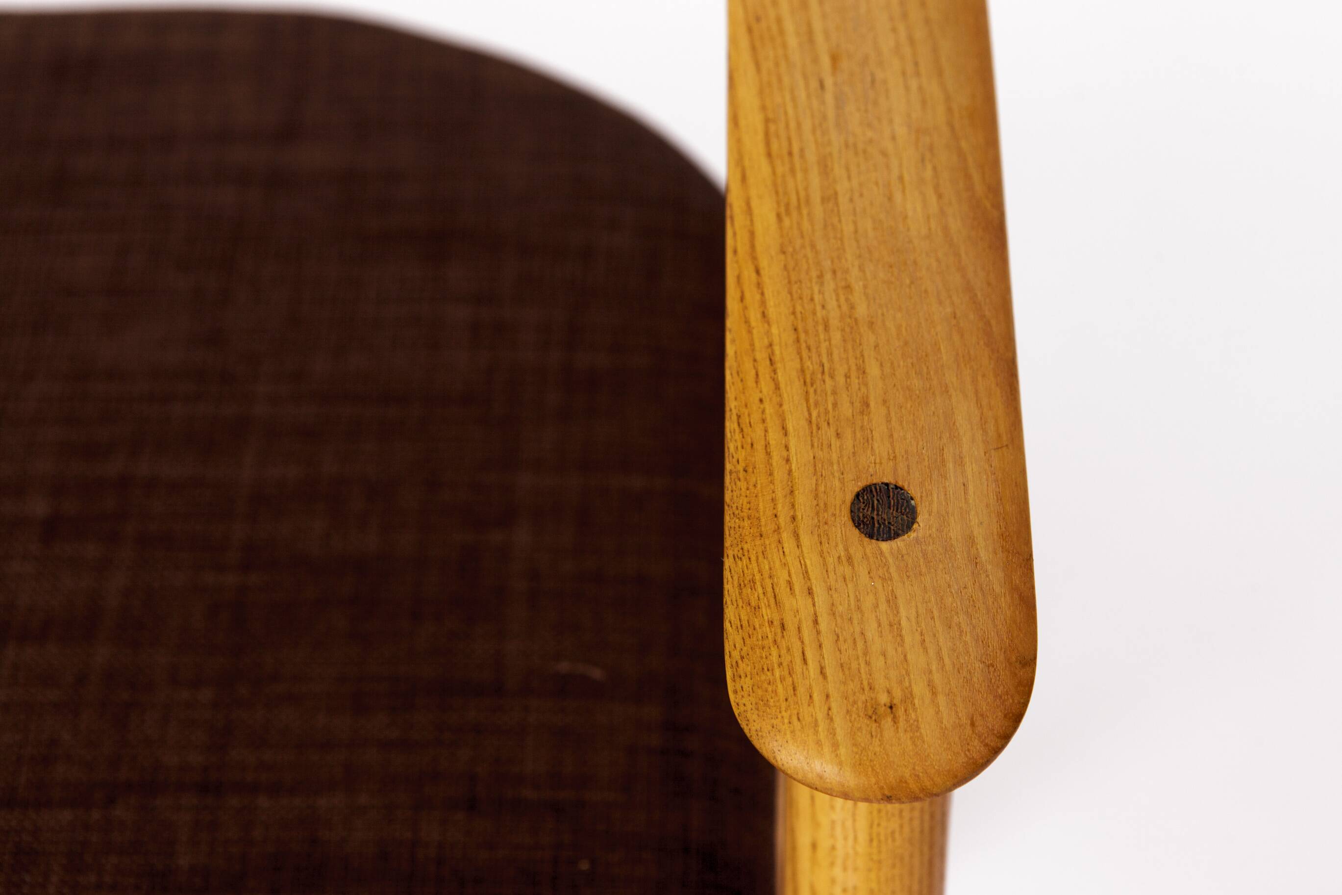 Set of 6 Vintage Oak Dining Chairs – Likely Danish, 1970s – Refurbished