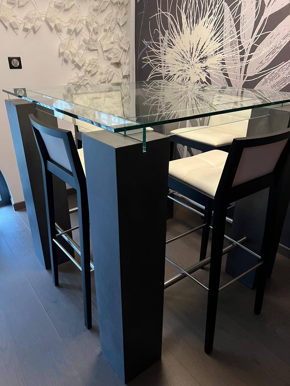 Table haute, mange-debout Ténéré de Roche Bobois