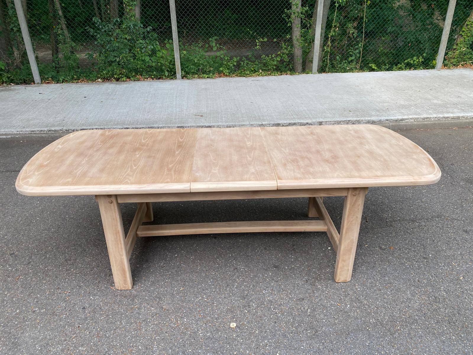 Extendable dining table in solid elm, Maison Regain brutalist 70s.