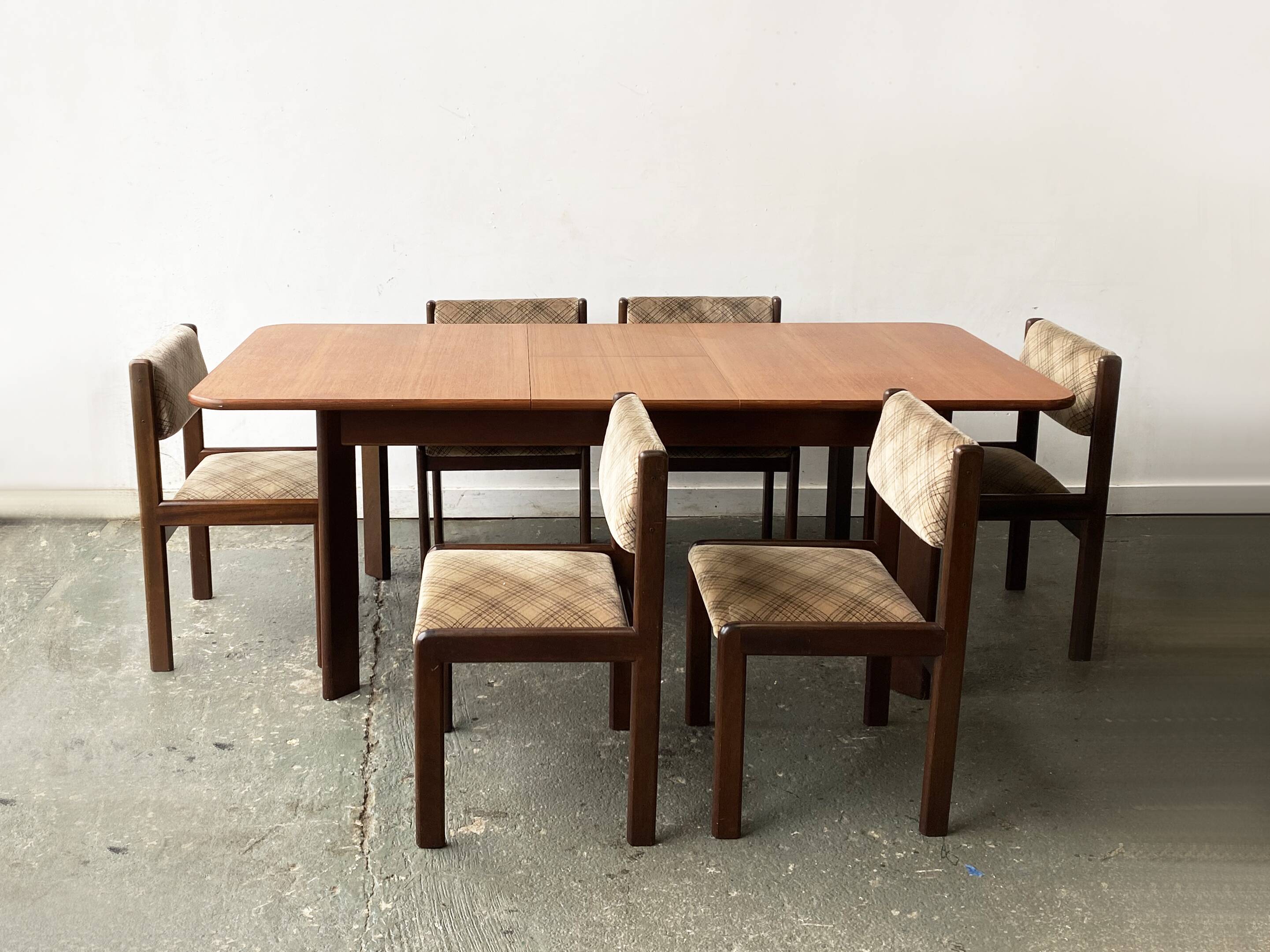 1960’s mid century G Plan dining table with 6 matching dining chairs