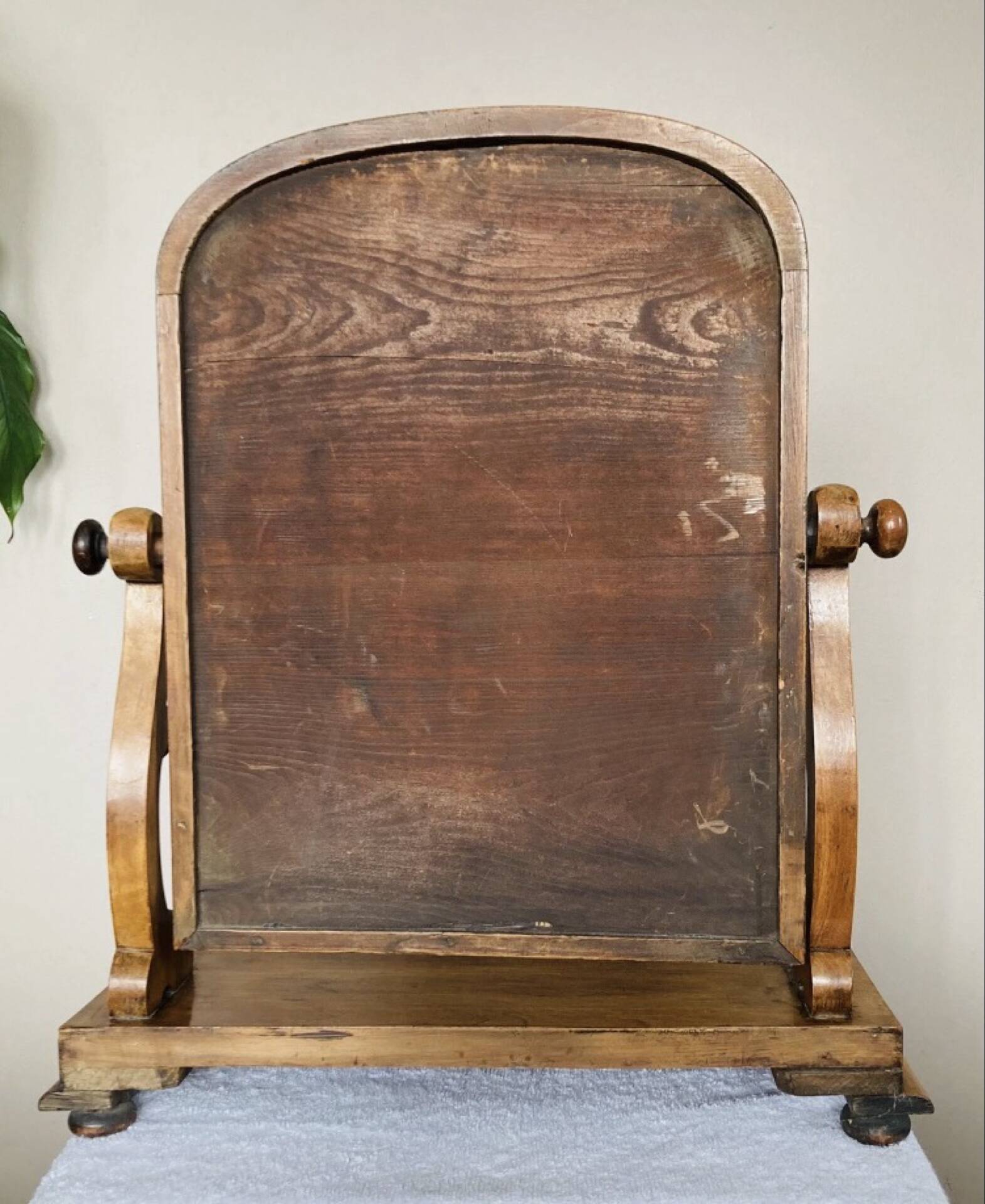 Coiffeuse de table barbière psyché Louis Philippe en noyer époque XIXe