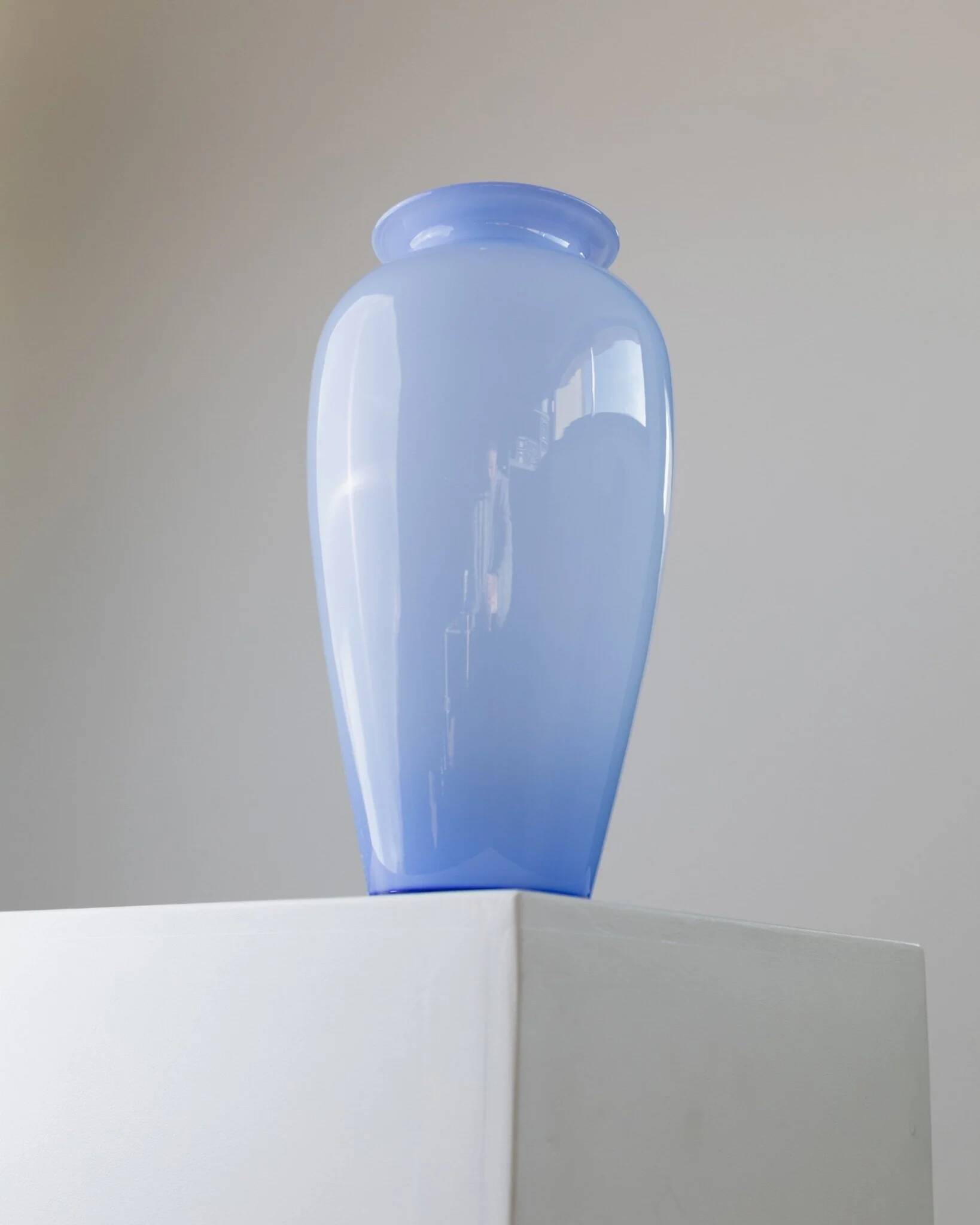 Vintage blue Murano glass vase - Italy 1970s - Flower vase, double glass, timeless shape - Elegant retro decoration, gift idea