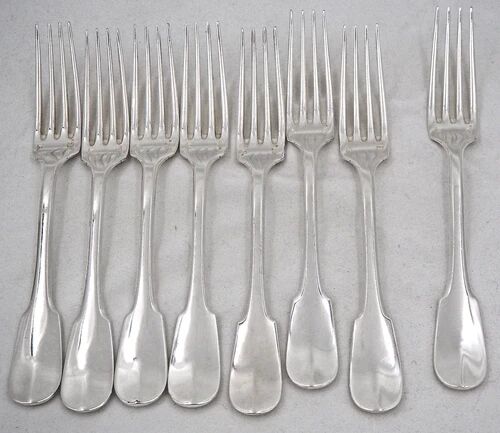 Christofle Cluny, 8 table forks, 20.5 cm, silver-plated metal, excellent condition.