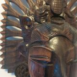 Buste indonésien en bois sculpté