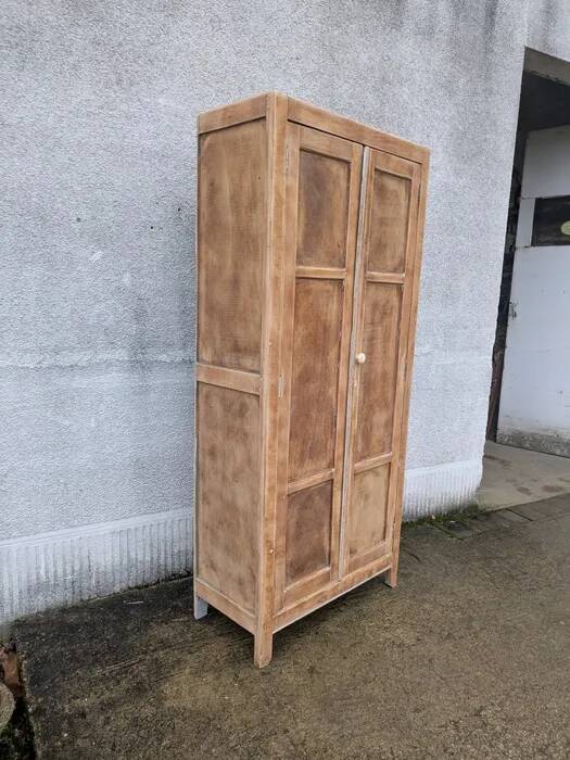Armoire parisienne