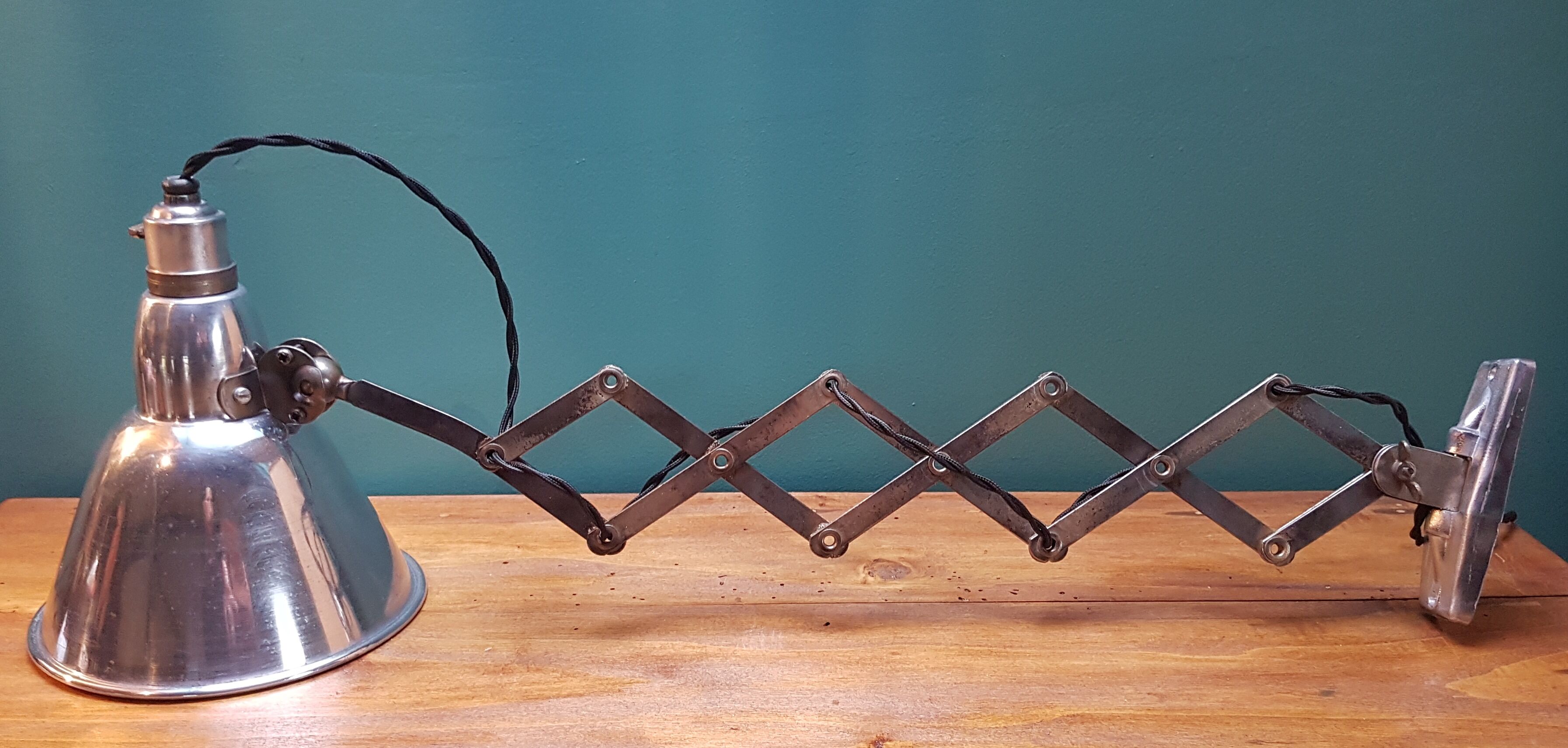 Workshop accordion mazda lamp