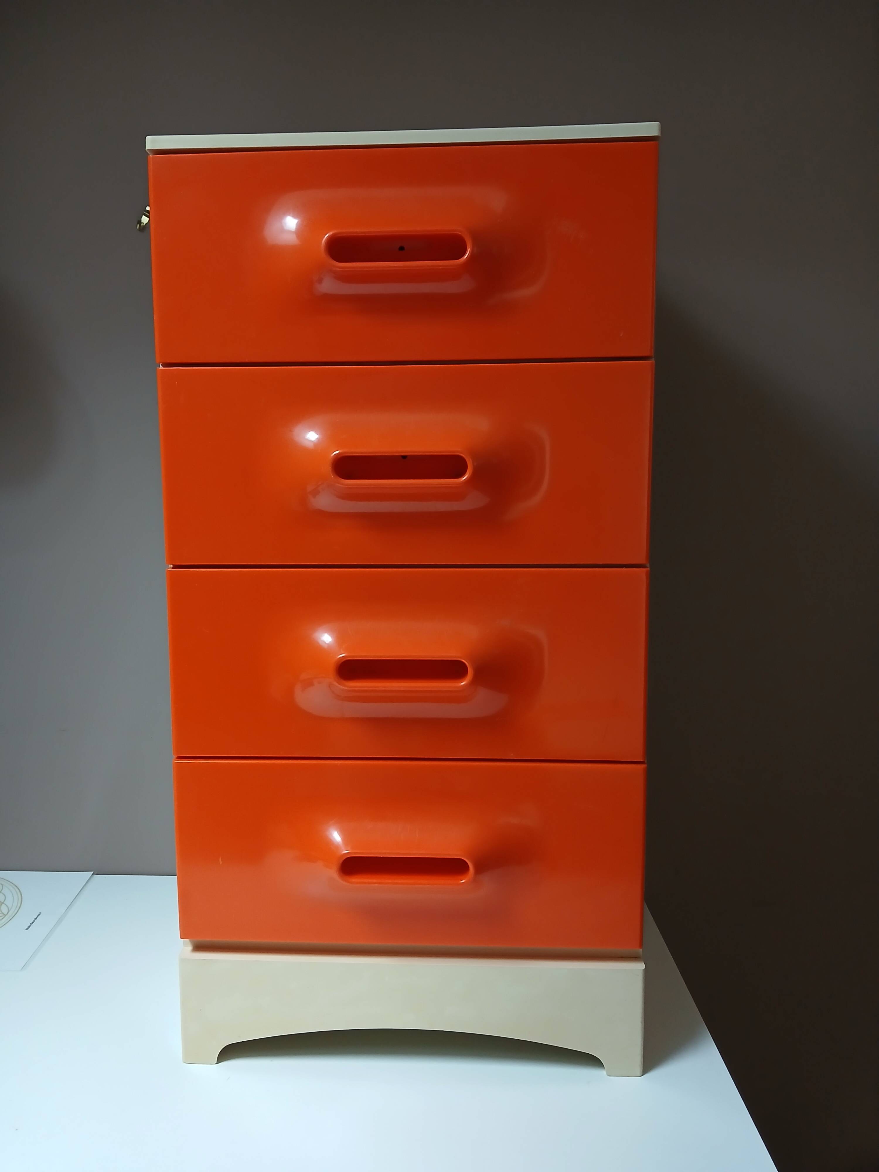Flair chest of drawers from the 70s