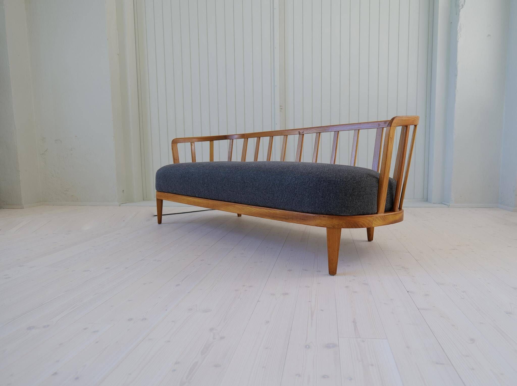 Mid-Century Modern Sculptural Canapé Model "Värend" Carl Malmsten, 1942