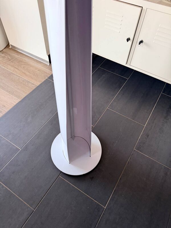 Lampadaire design Cadmo par Artemide – design Karim Rashid