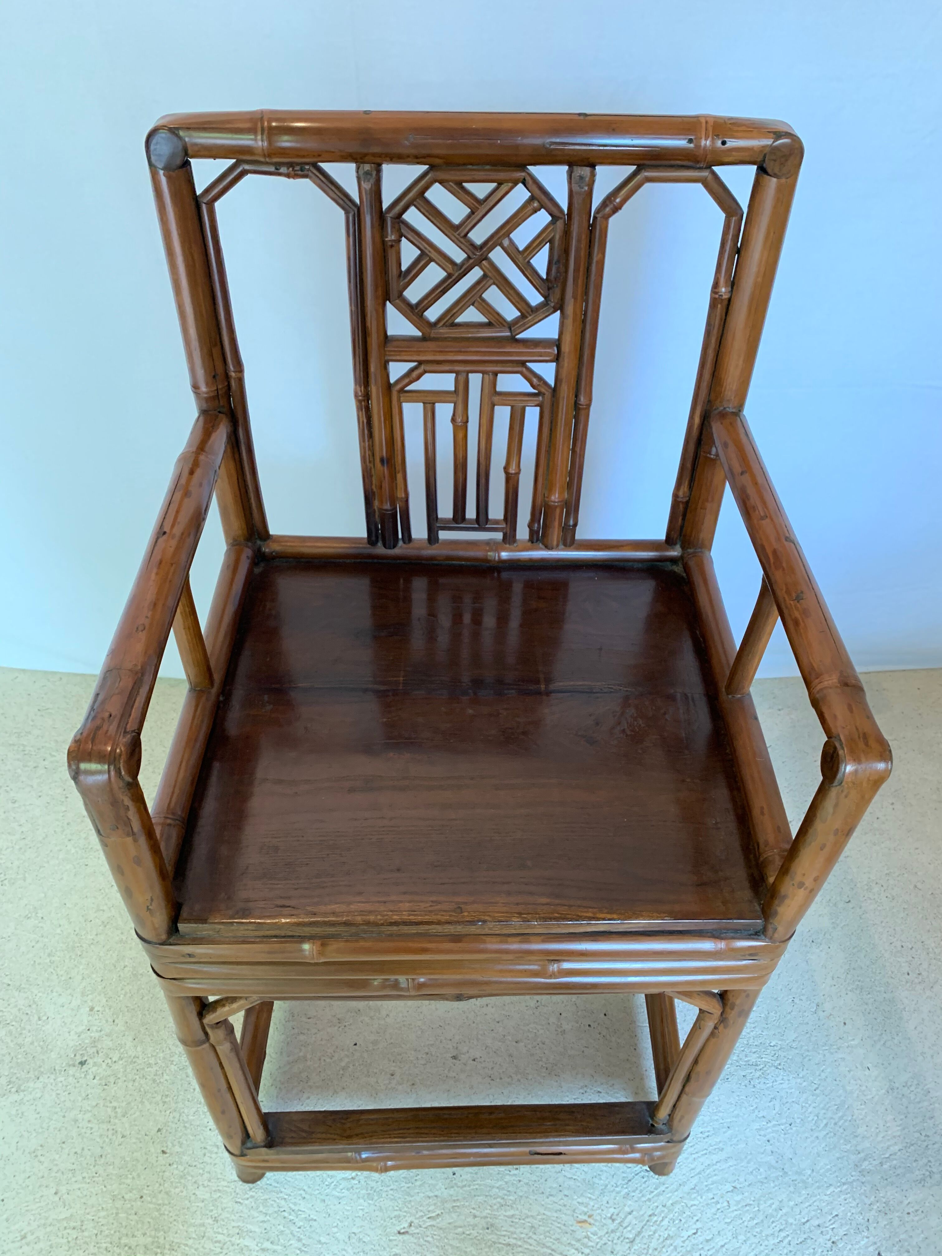 Paire de fauteuils chinois en bambou