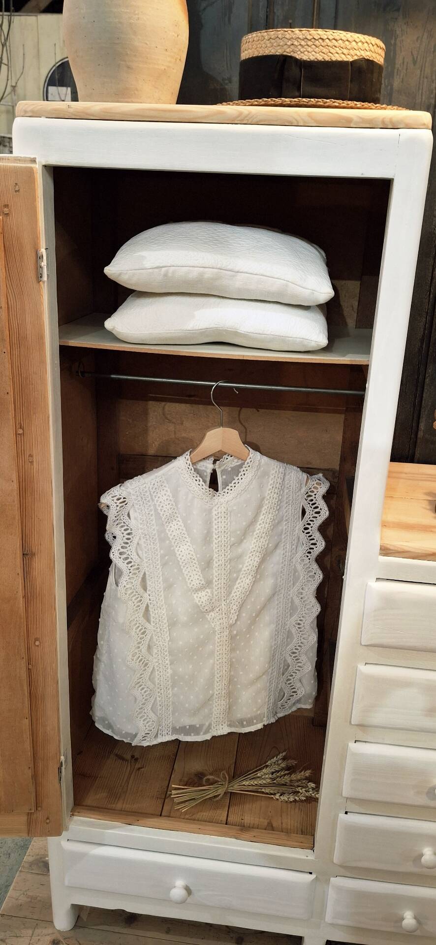 Asymmetrical wardrobe