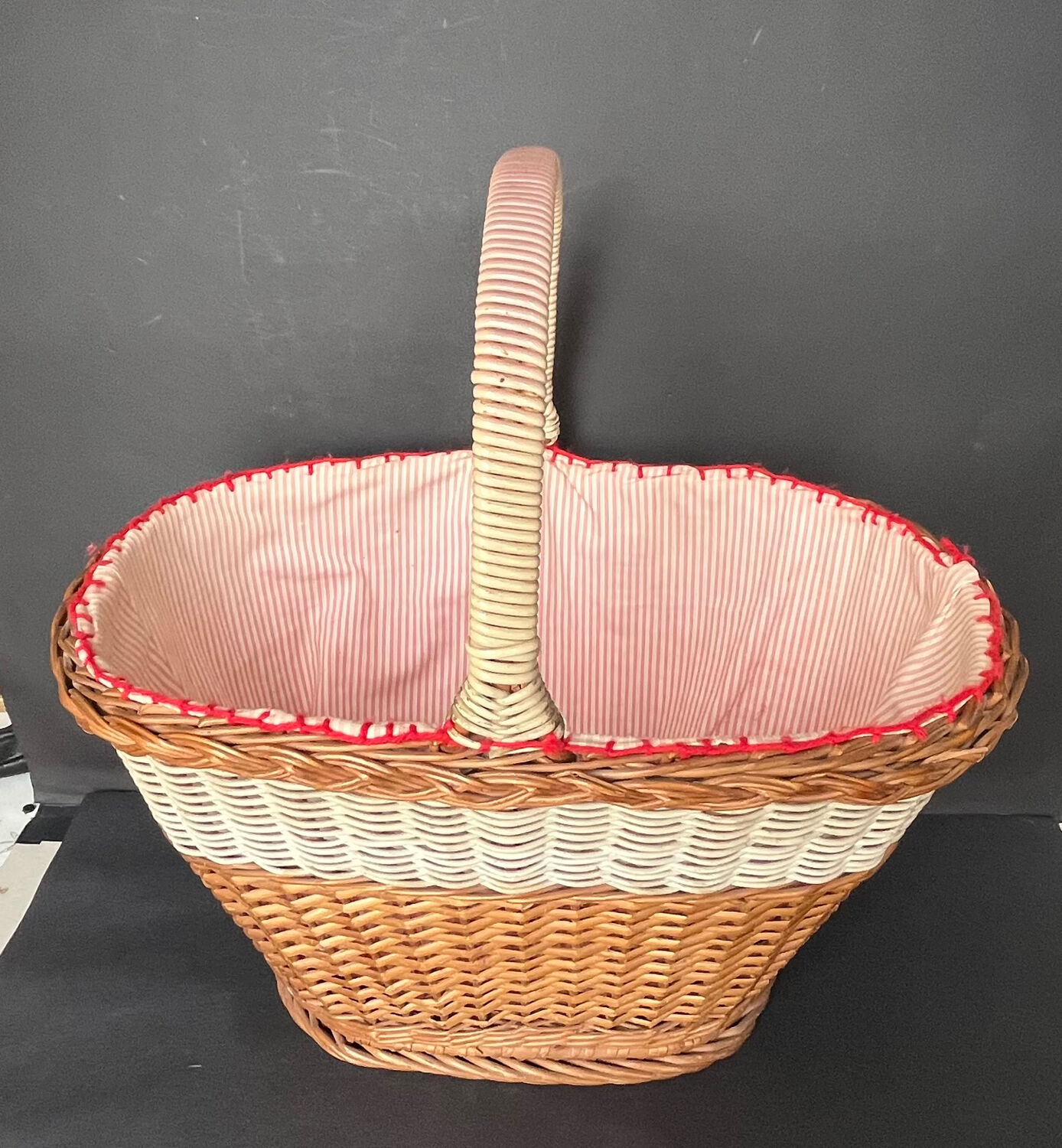 Wicker basket