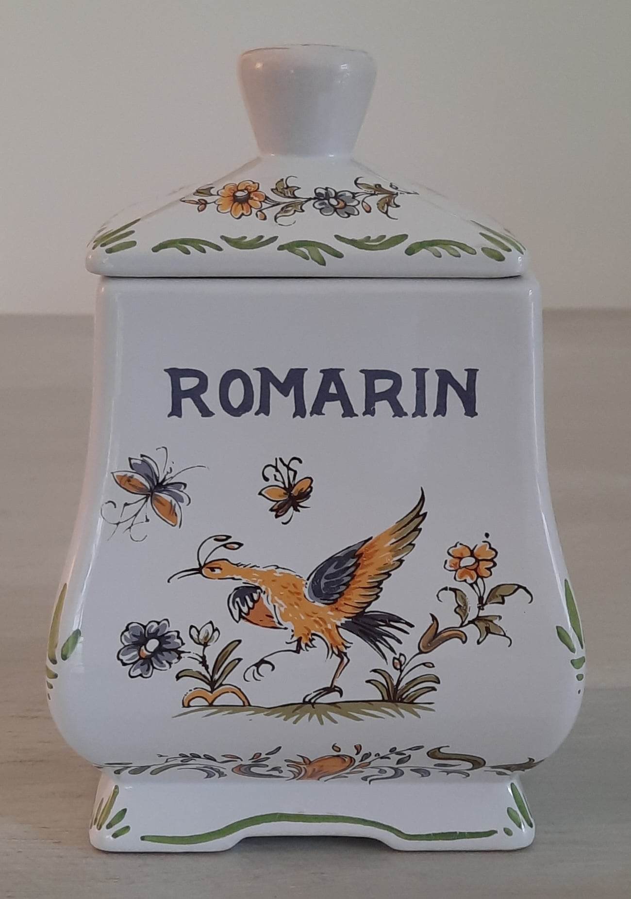 Apothecary pot "Rosemary" in faience of Moustiers