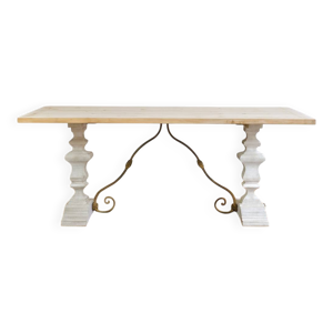 Table industrielle avec