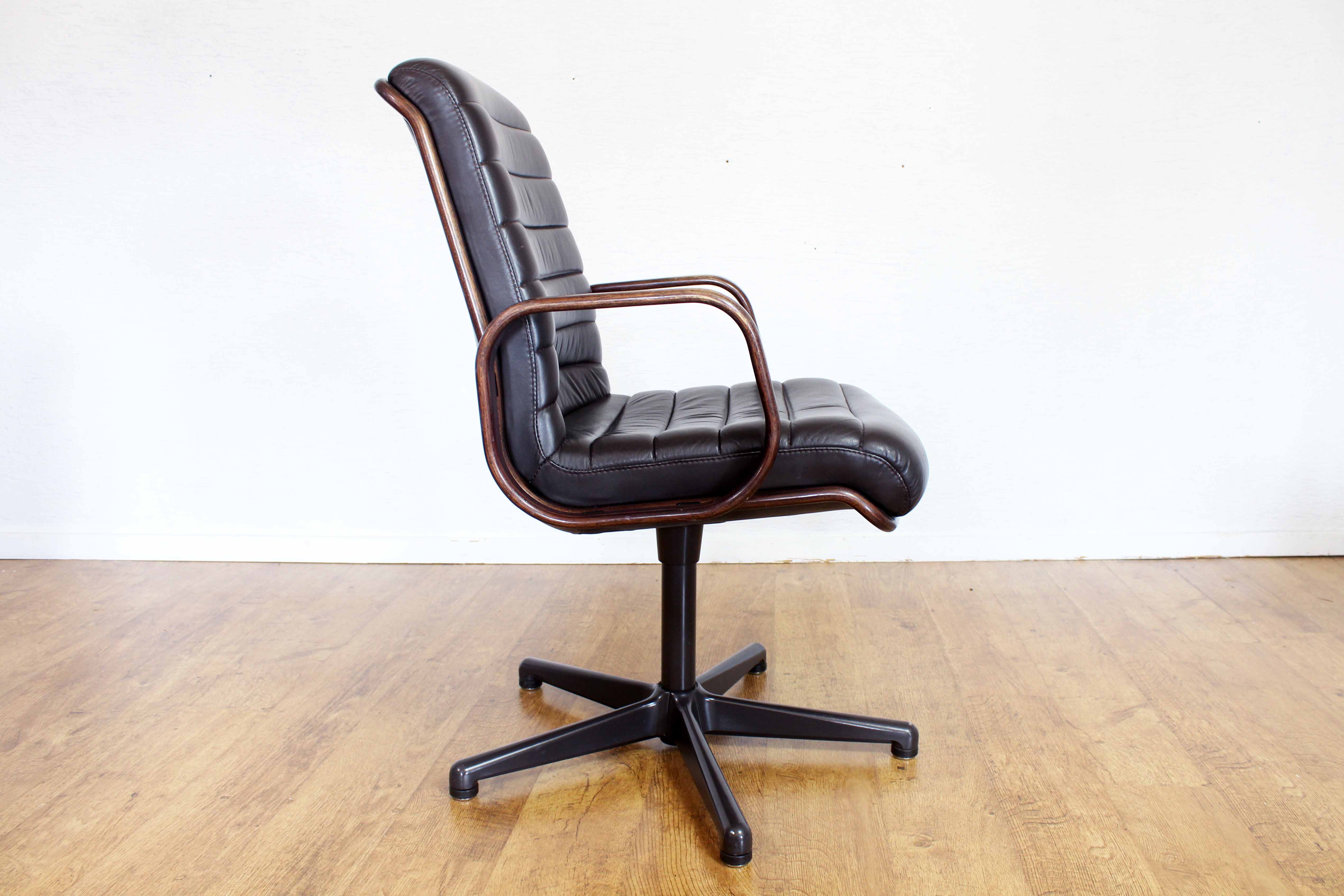 Stoll Giroflex conference chair in leather and 1960s wood