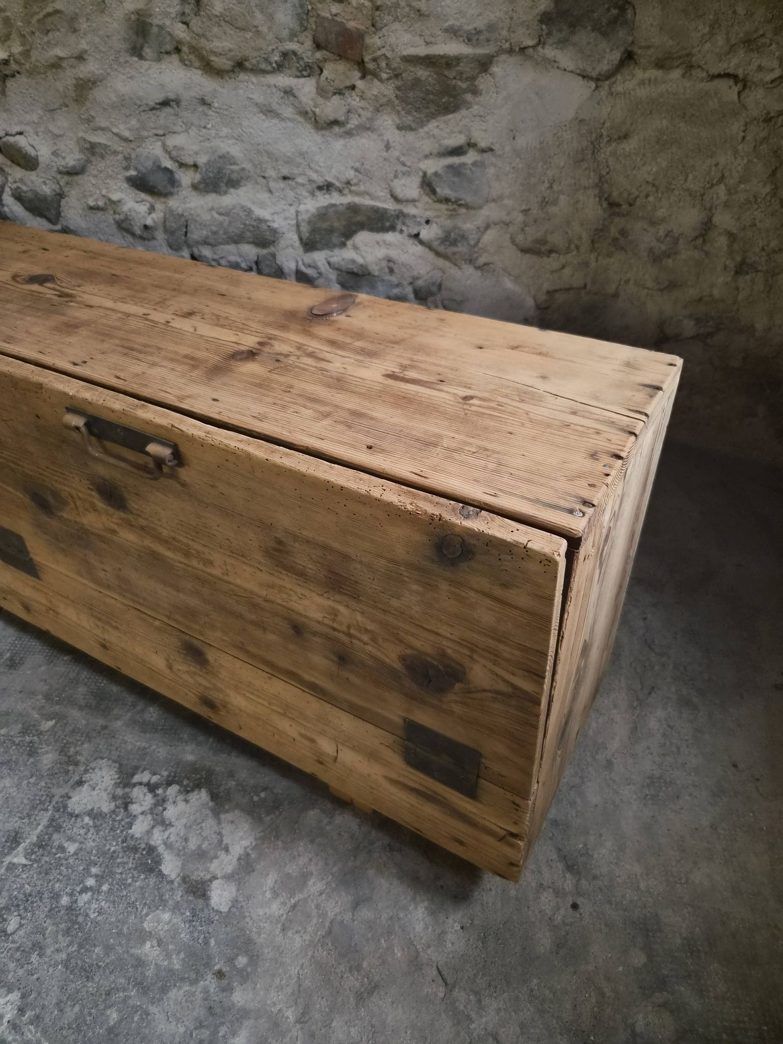Old French industrial workshop furniture in pine / storage bench, circa 1880–1900