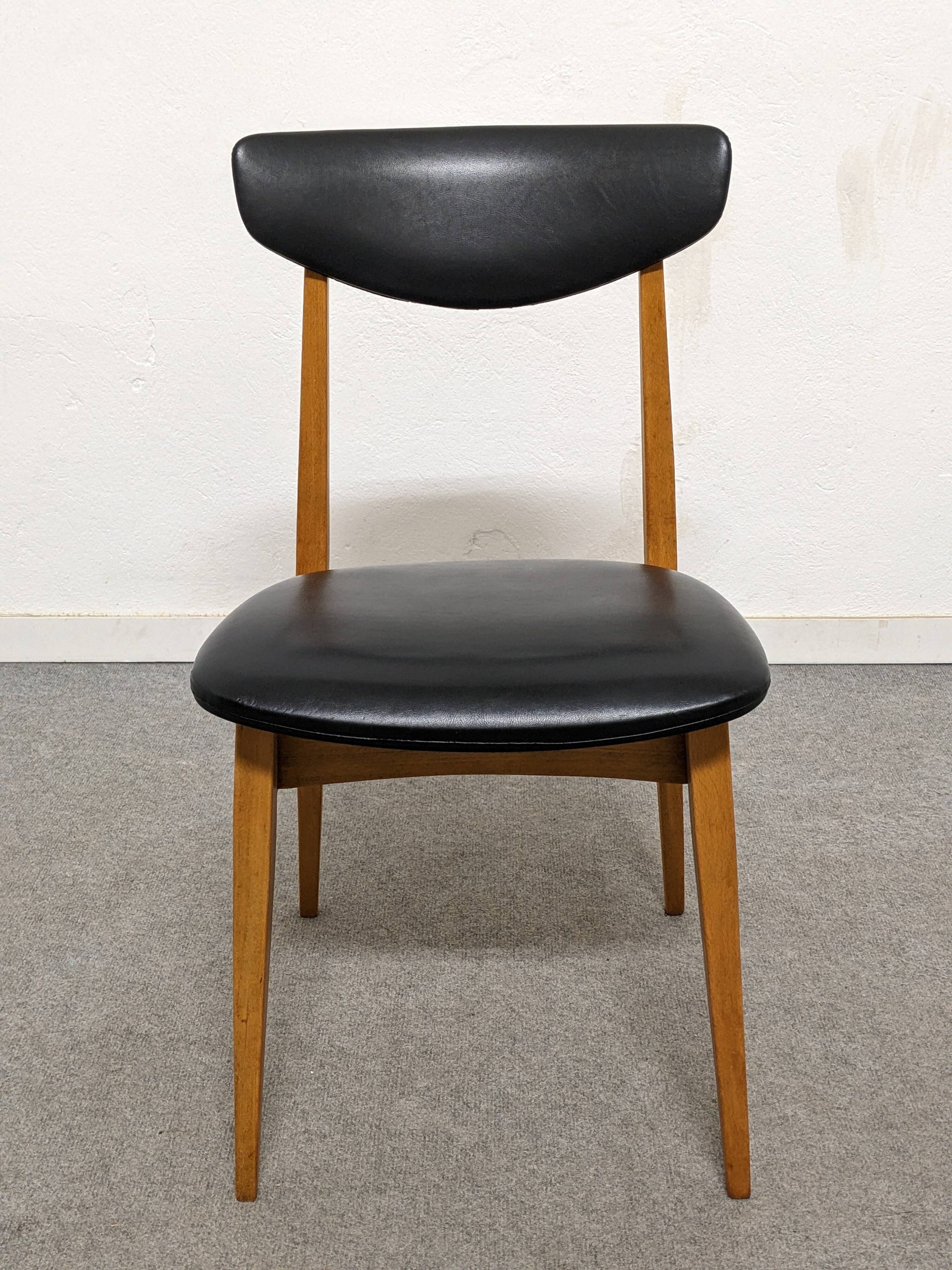 Series of 4 vintage chairs from the 50s/60s