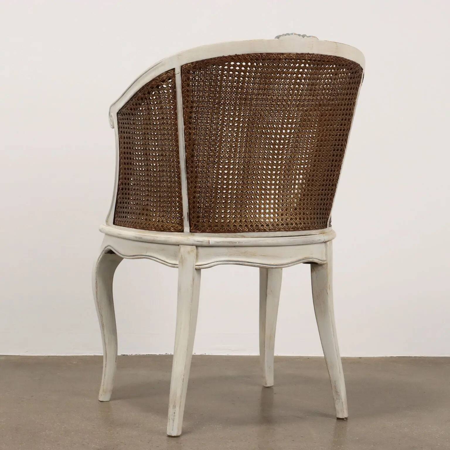 Antique Baroque-style armchair in lacquered walnut, Italy, 20th century.