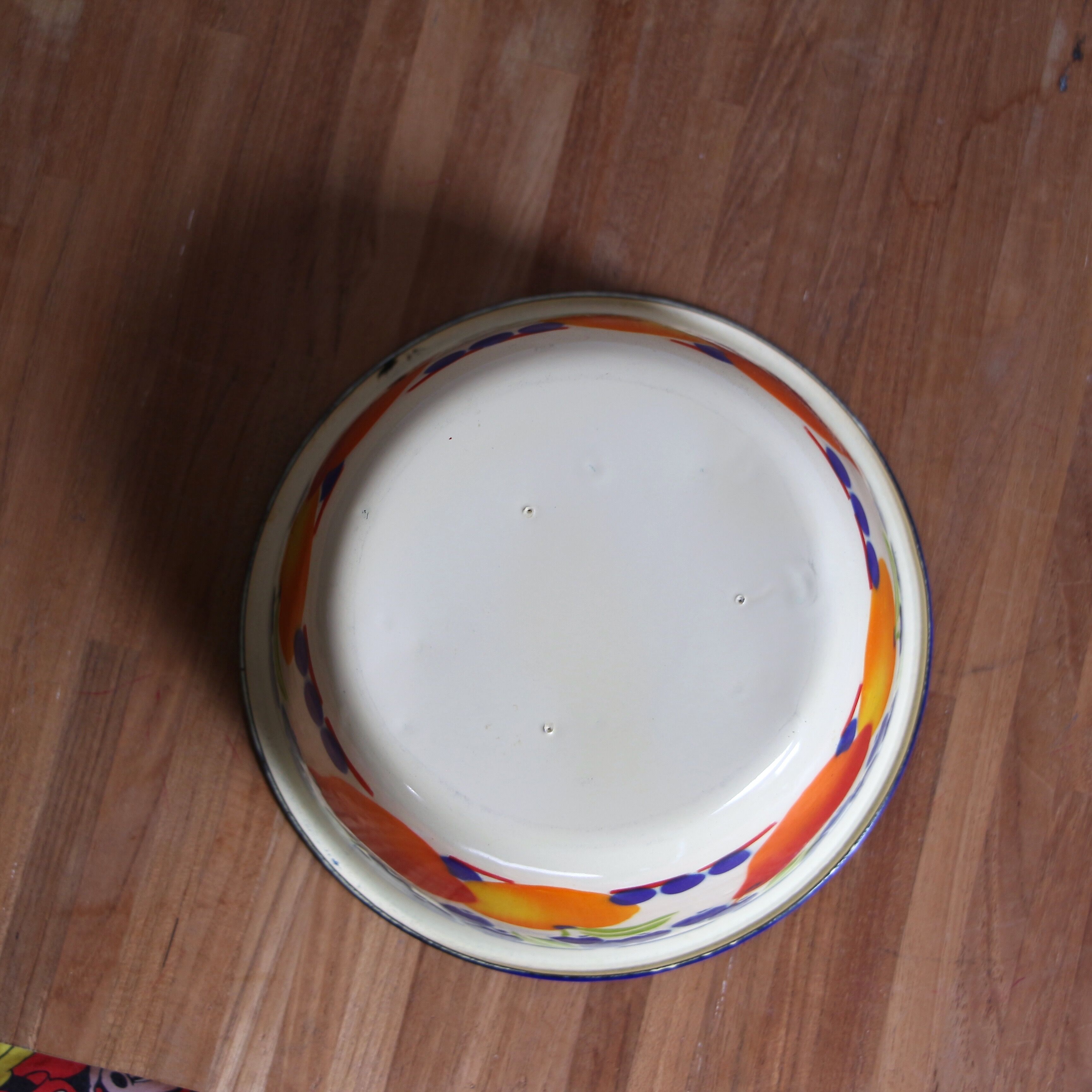 Enamel salad bowl