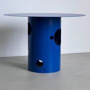 Table de salle à manger italienne contemporaine du XXIe siècle, silos, bleu électrique