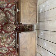 Paire de tables de chevets de style Art Déco