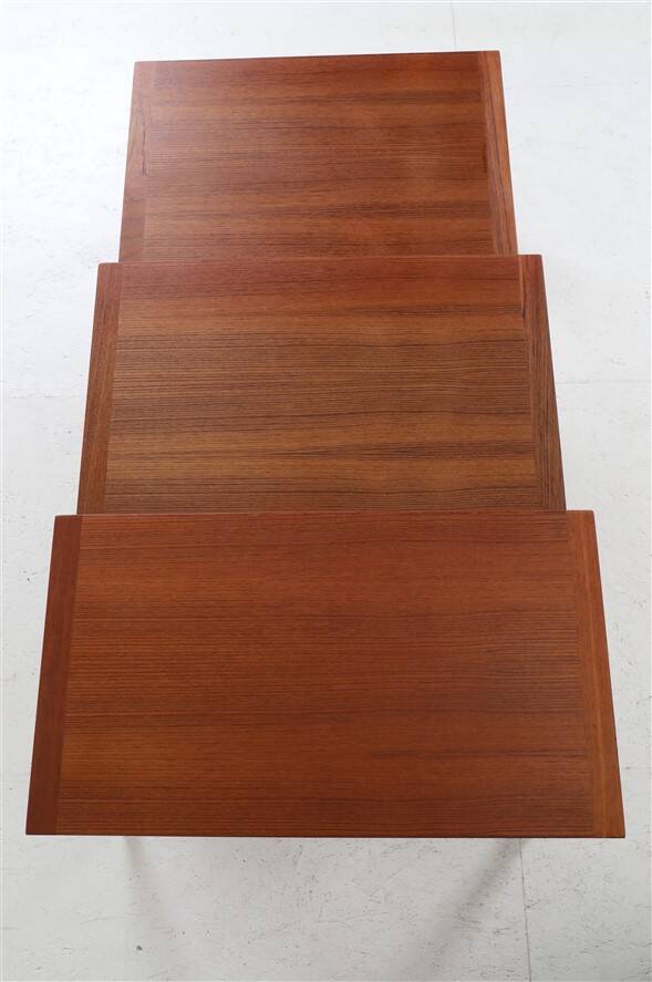 Set of 3 "#253" teak nesting tables by Kai Kristiansen / Mid-century Danish modern design / Minimalism / 1960s