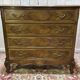 Commode en noyer de style Louis XV / rocaille