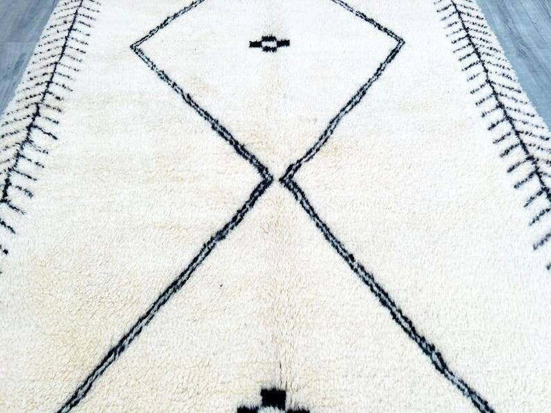 Tapis azilal Tissé main traditionnelle taille 150 x 250 cm