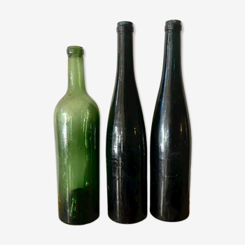 Trio de bouteilles anciennes