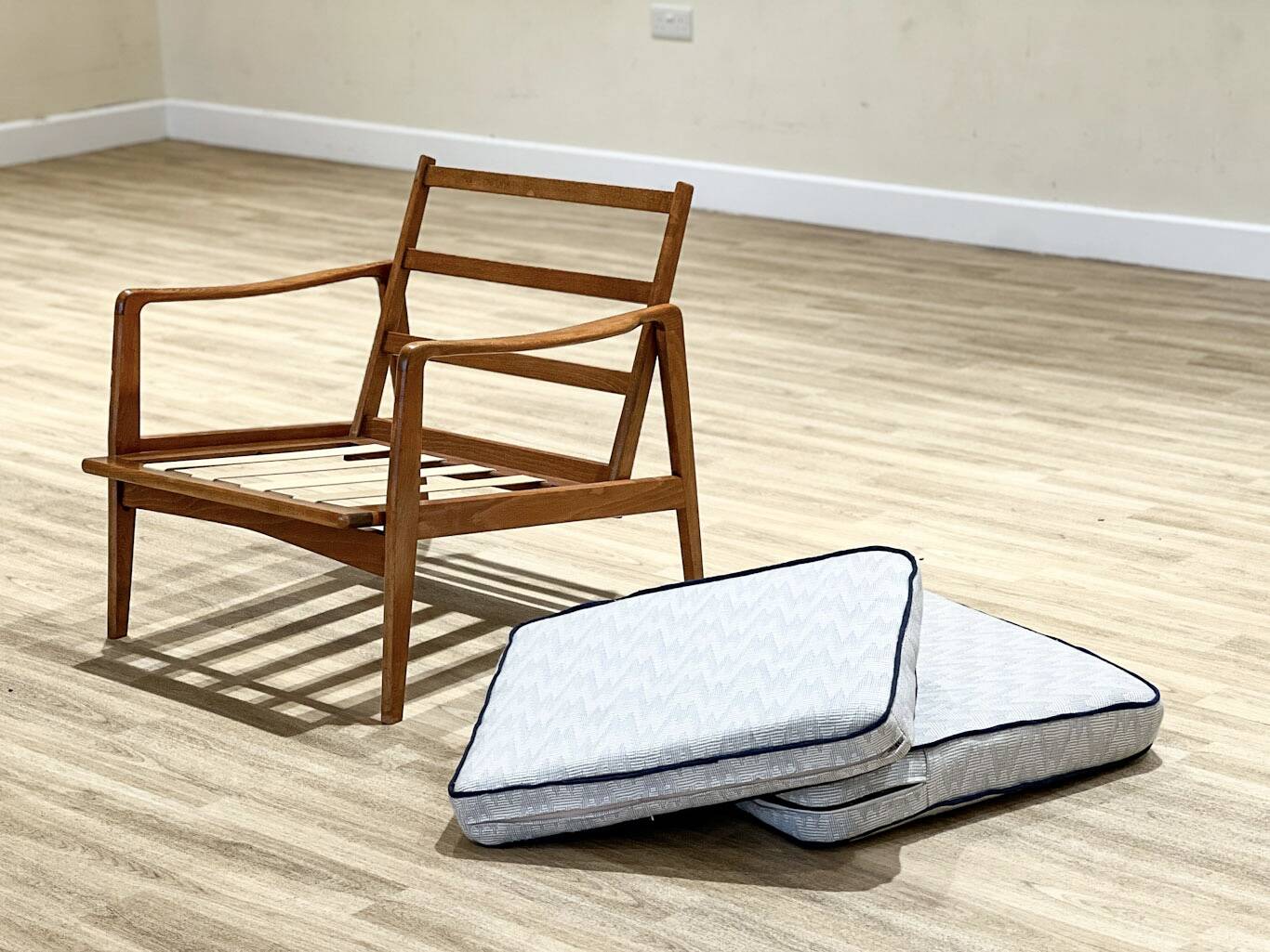 Fauteuil scandinave en hêtre, années 1960