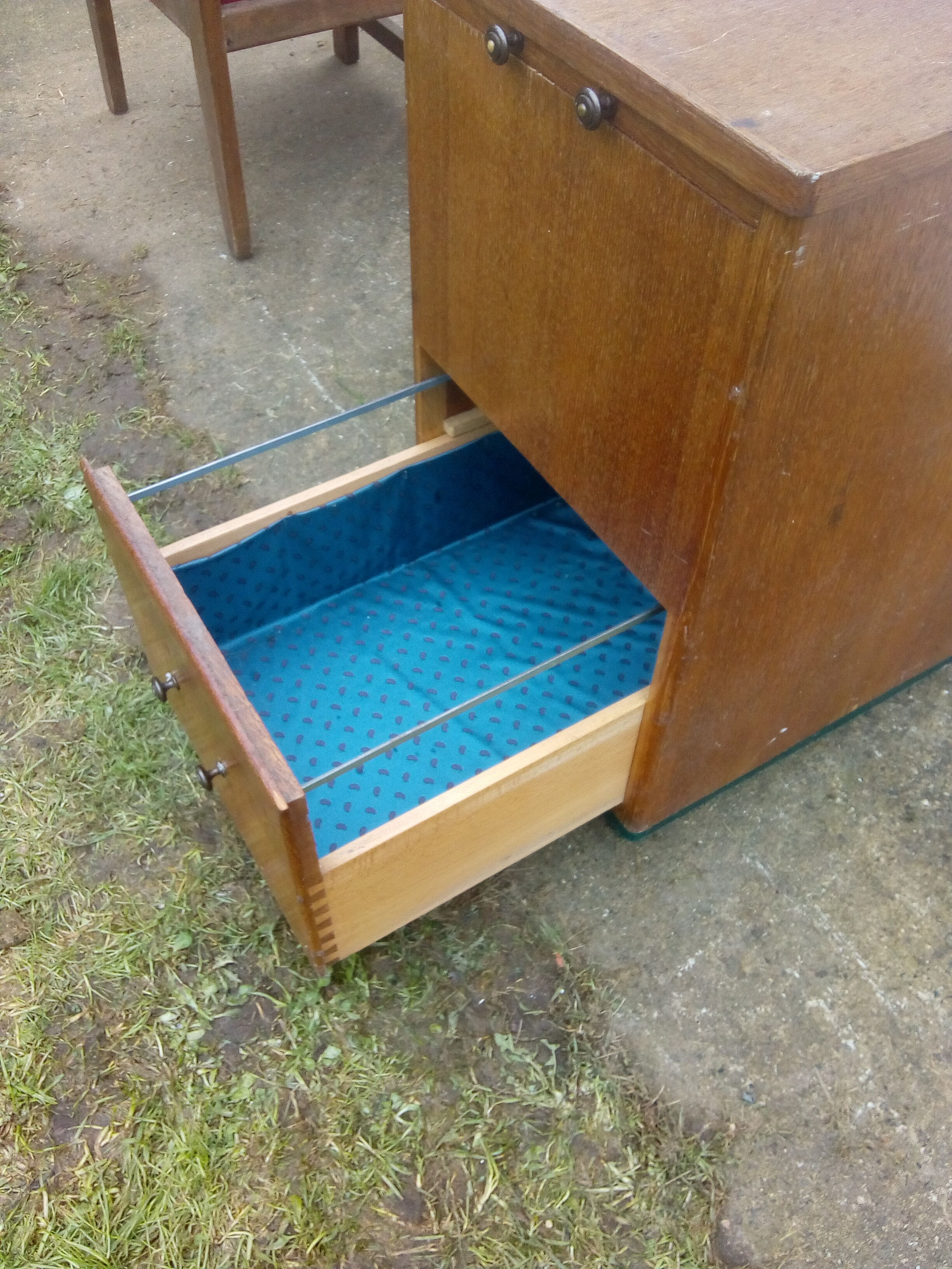 Storage cabinet