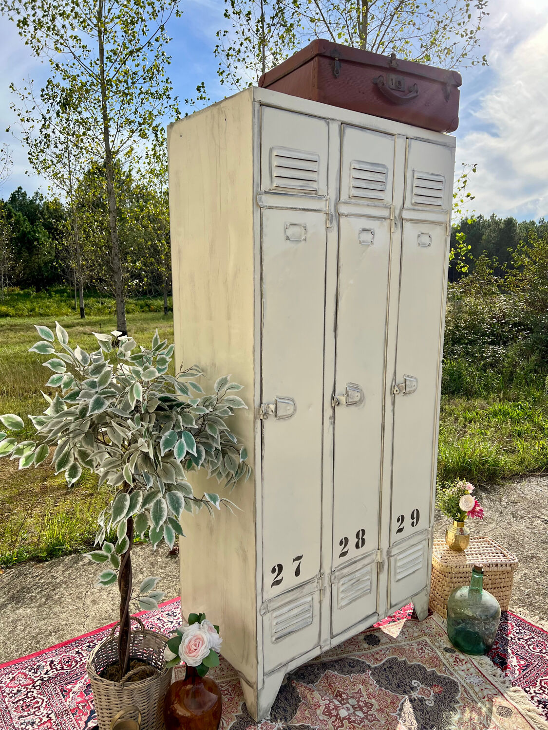 Industrial locker room