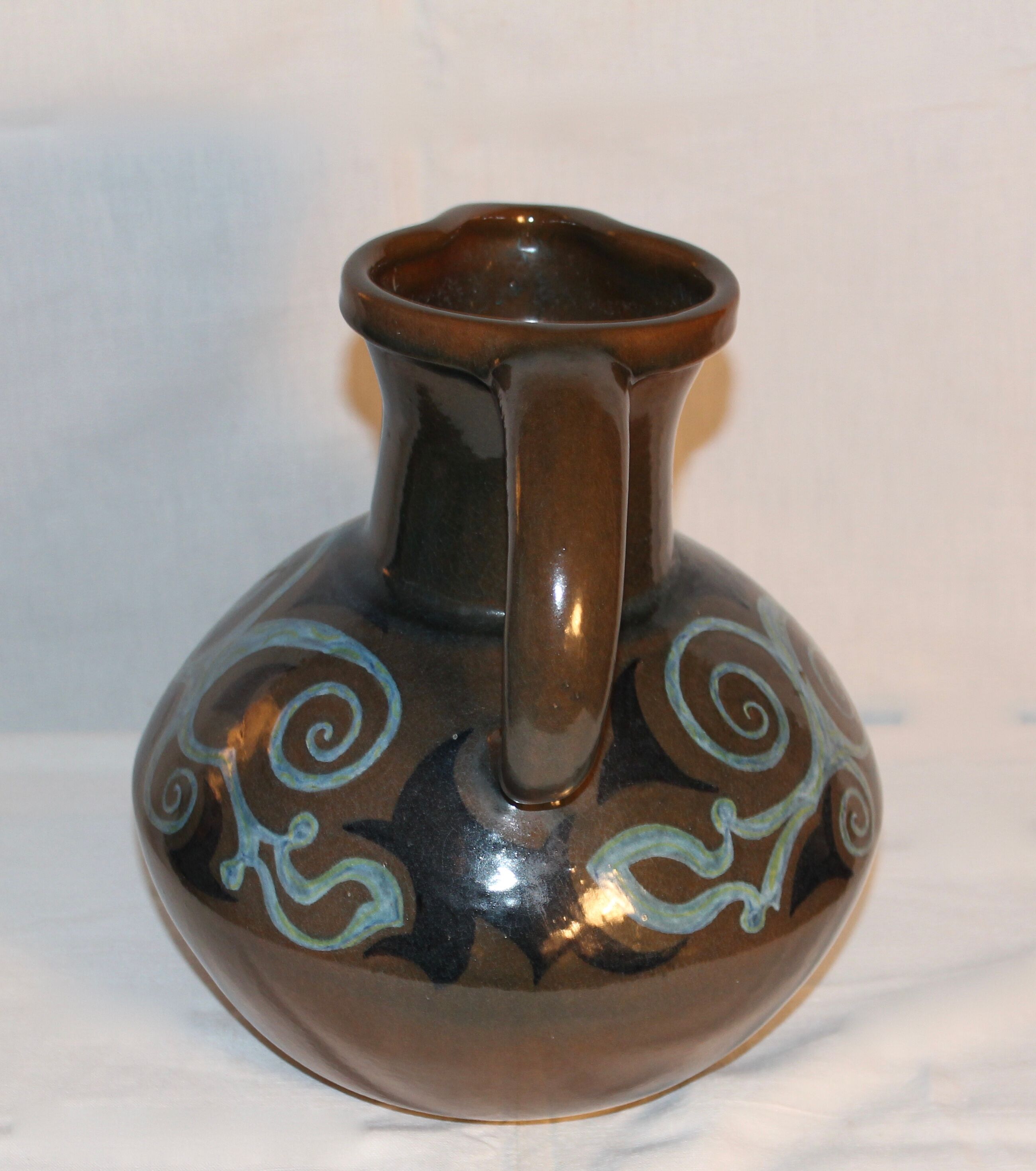 Pitcher ceramic 1950s sign Lisa Ben