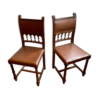 Pair of sculpted chairs to reloolate