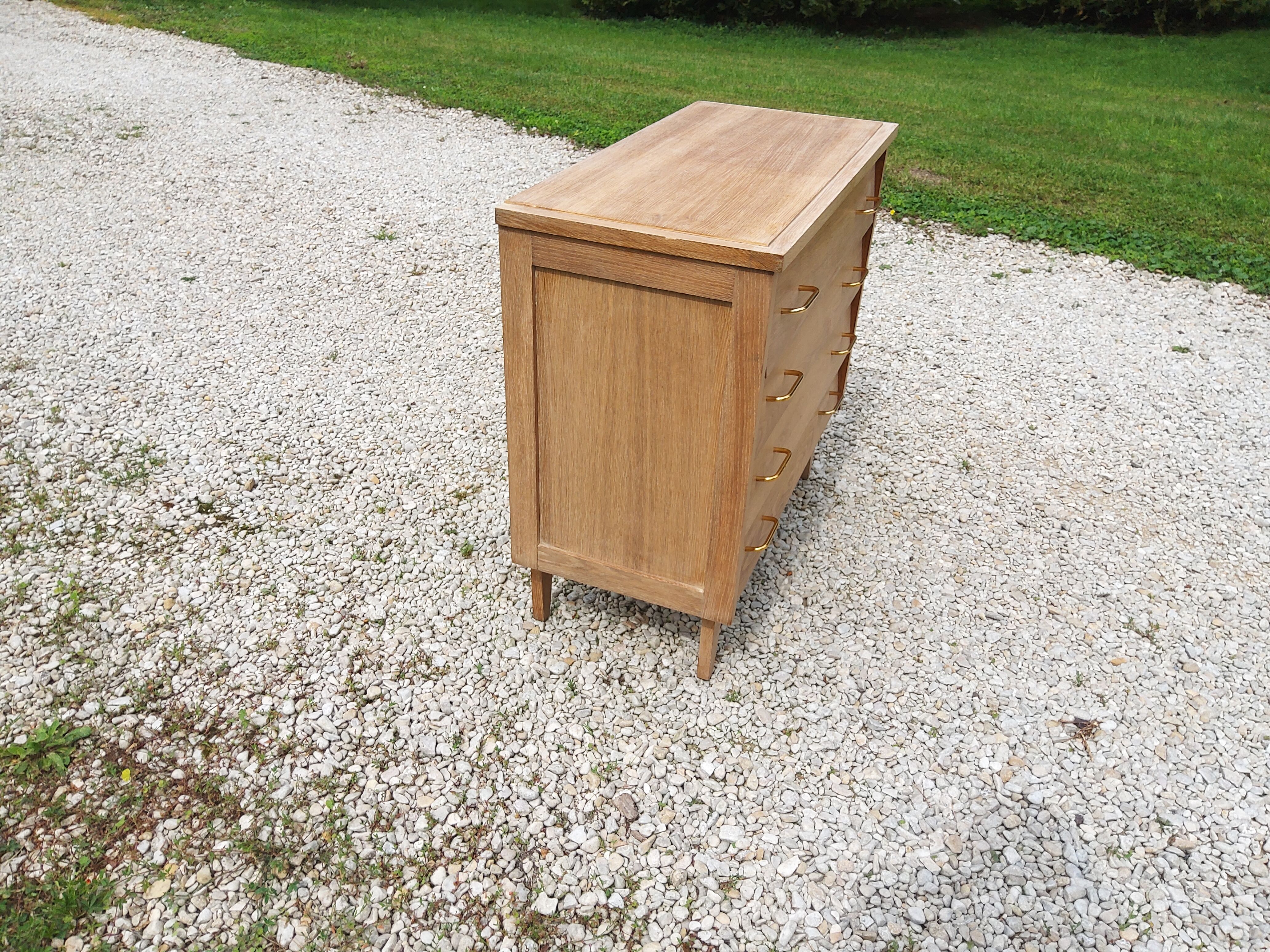 Compass feet dresser