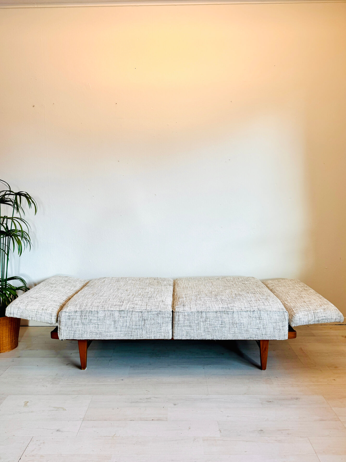 Vintage sofa daybed ‘Stella’ Wilhem Knoll