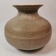 Vase en grès signé et numéroté vintage