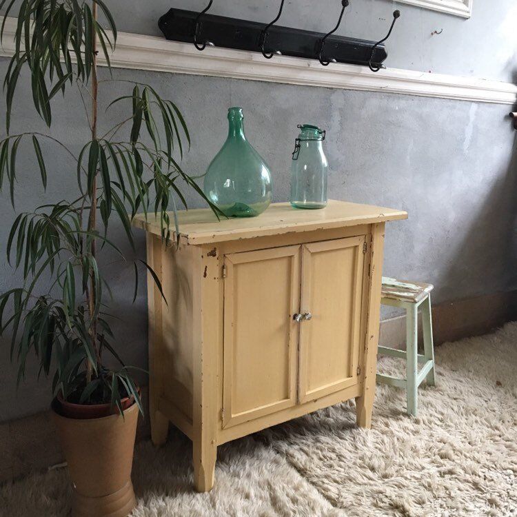 Parisian buffet vintage - yellow