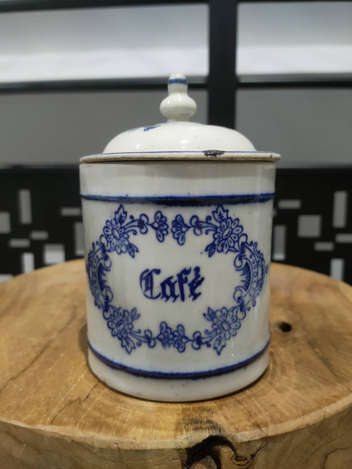 Coffee pot