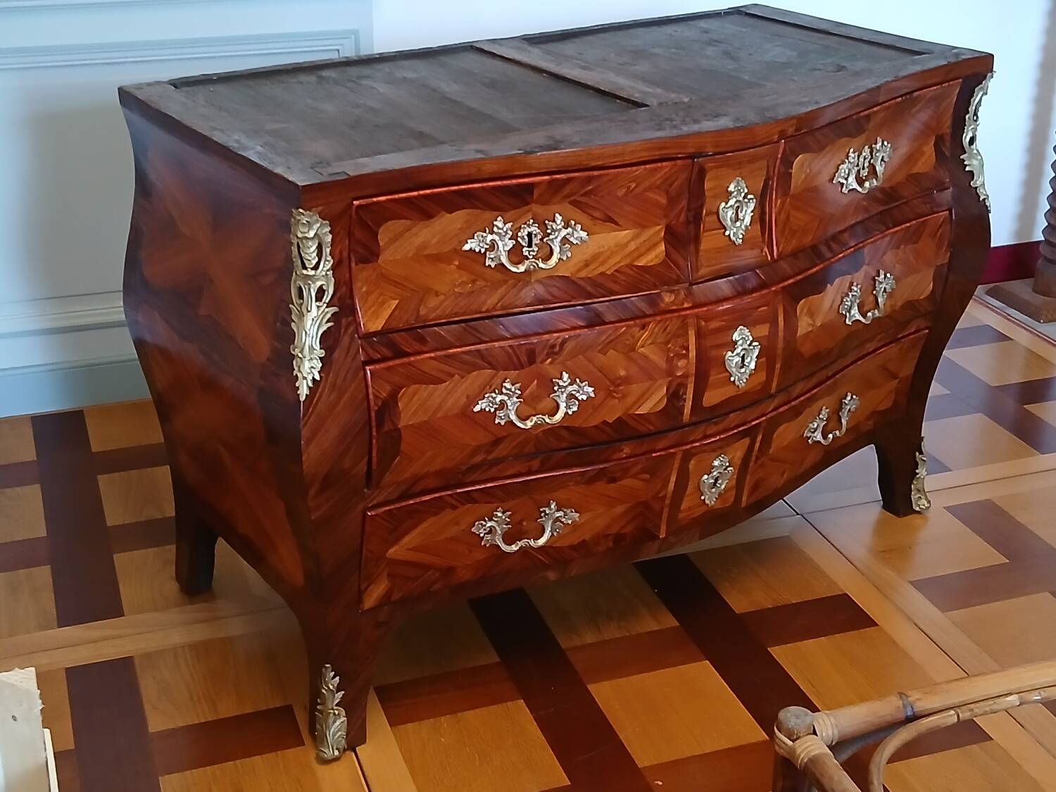 Louis XV Period Commode Stamped Léonard Boudin - Wood Marquetry