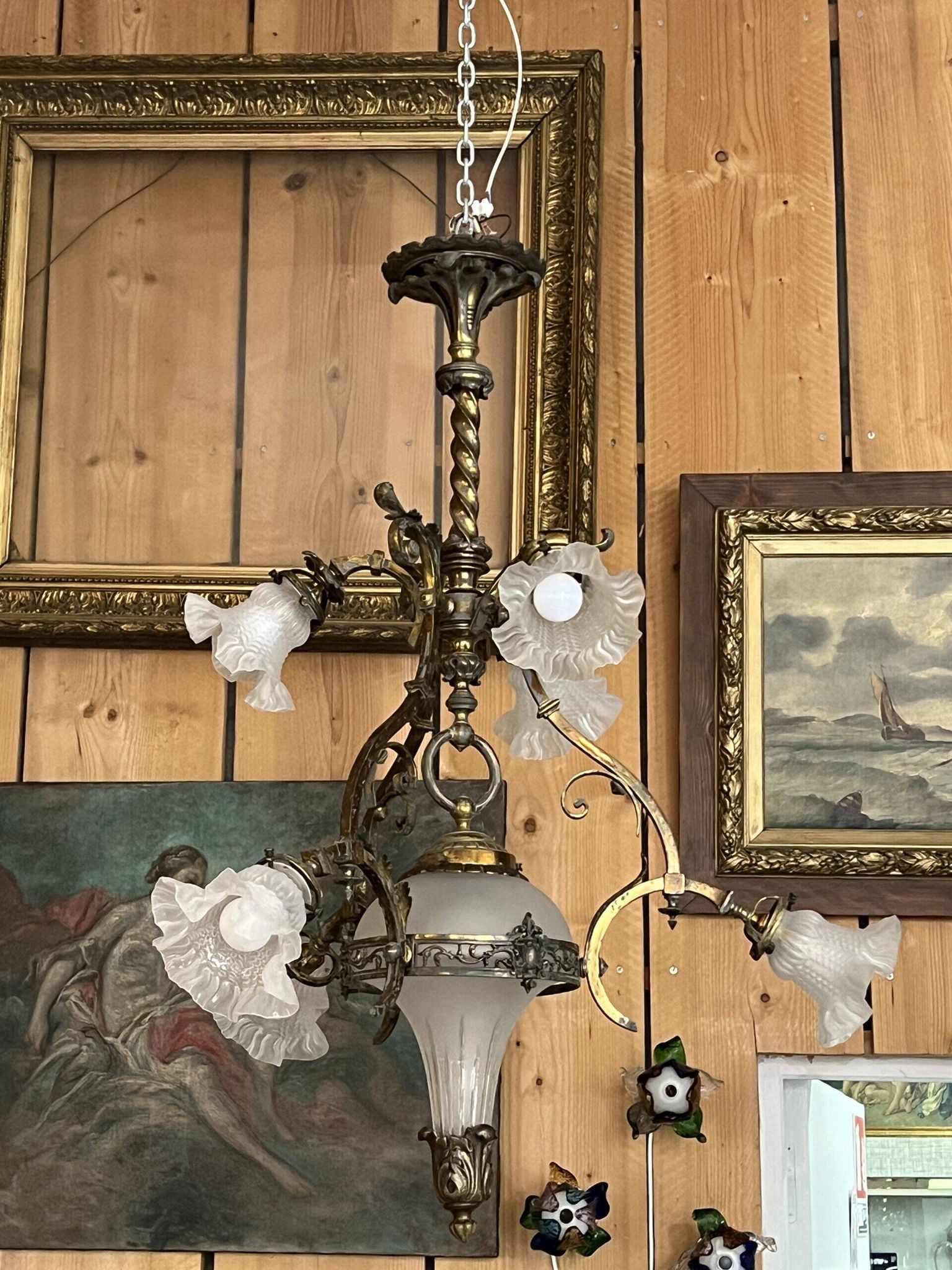19th century brass and bronze chandelier, Napoleon III, illuminated by 6 tulips and a central globe
