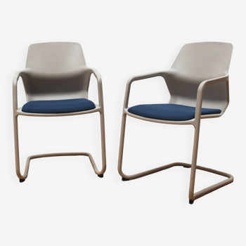 Pair of Metrick office armchairs, Wilkhann