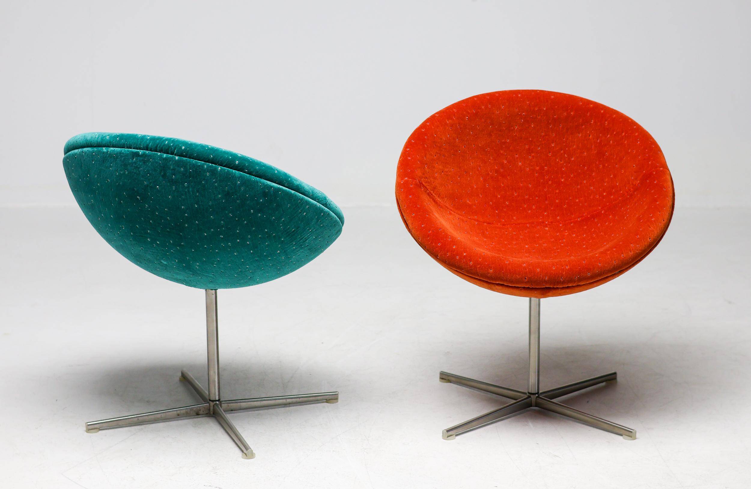 Unique chairs Tramontana Jade and Ember Velvet Verner Panton C1