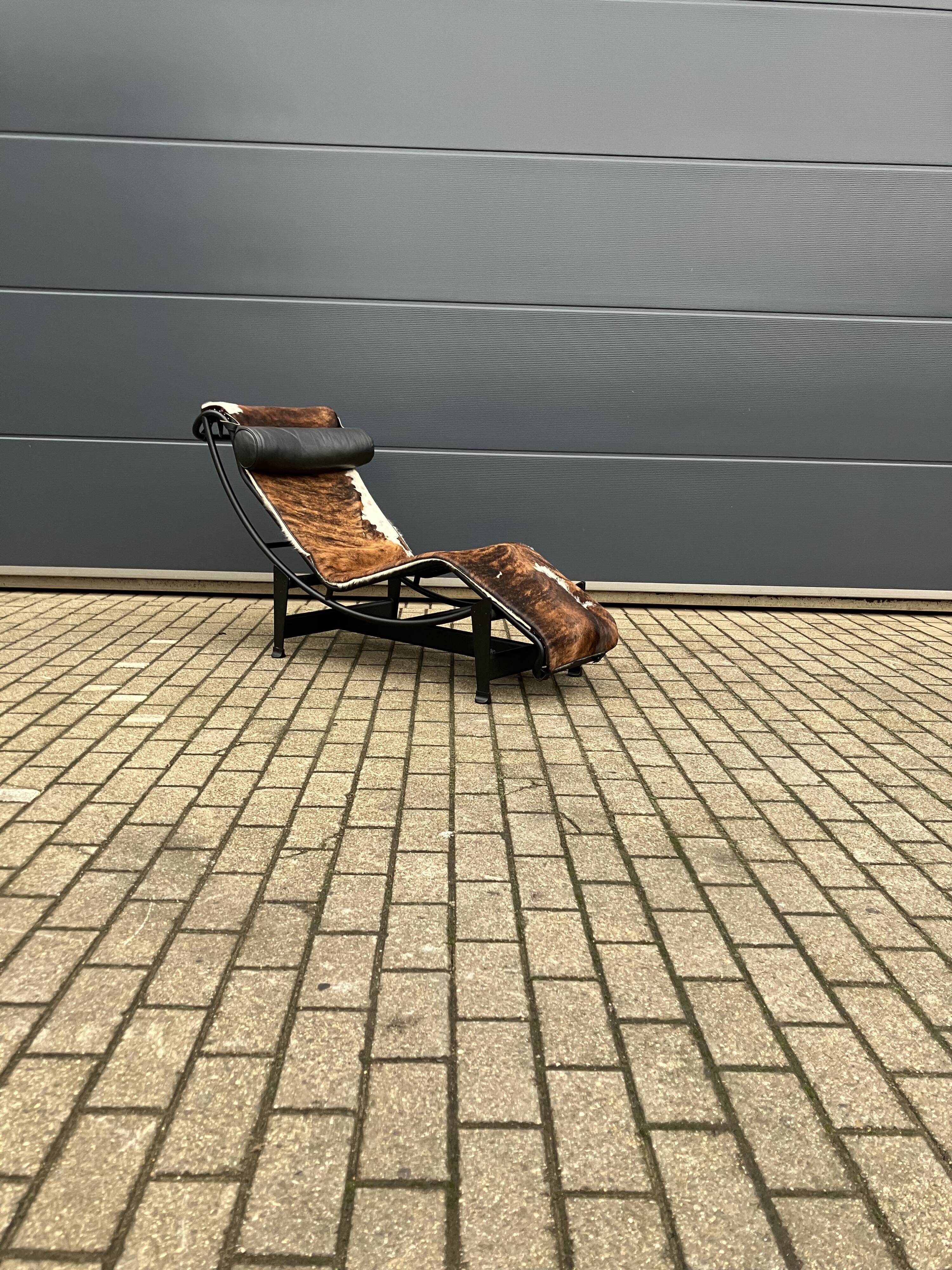 Originele Low numbered Cassina Le Corbusier Lc4 Pony skin