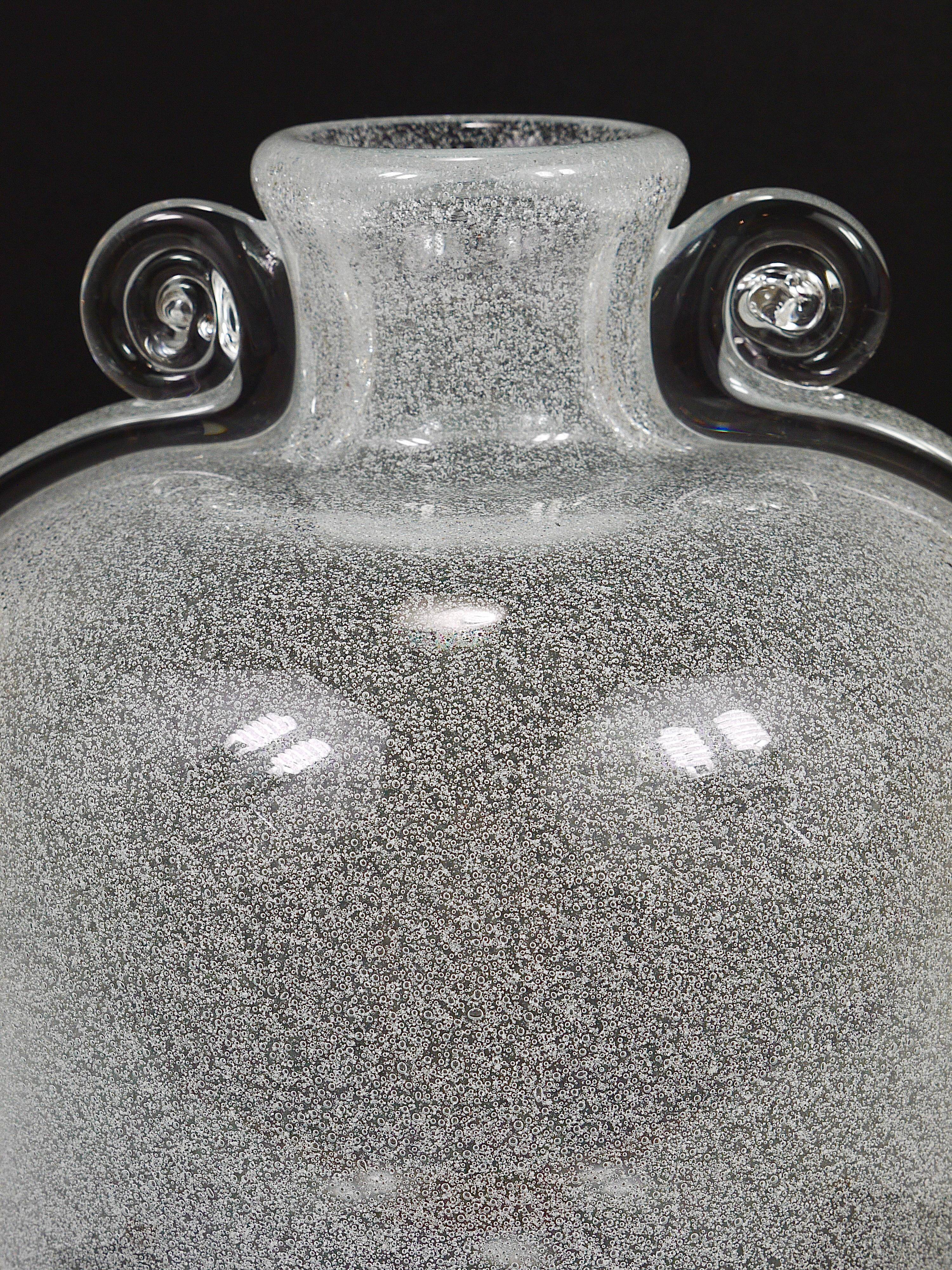 Seguso Vetri d’Arte Pulegoso vase with bubbles and handles, Murano, Italy 1950s