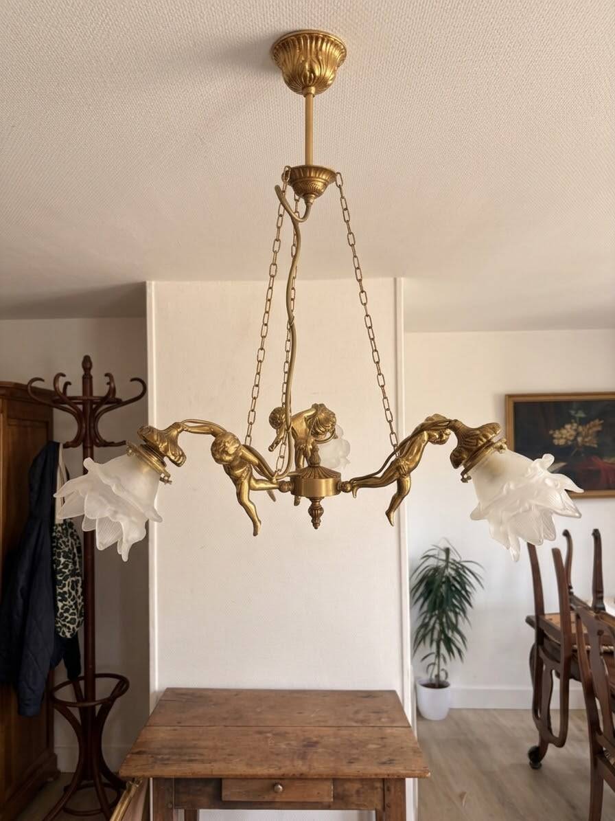 Golden bronze lustre with musical cherubs in vintage Louis XV style - lighting