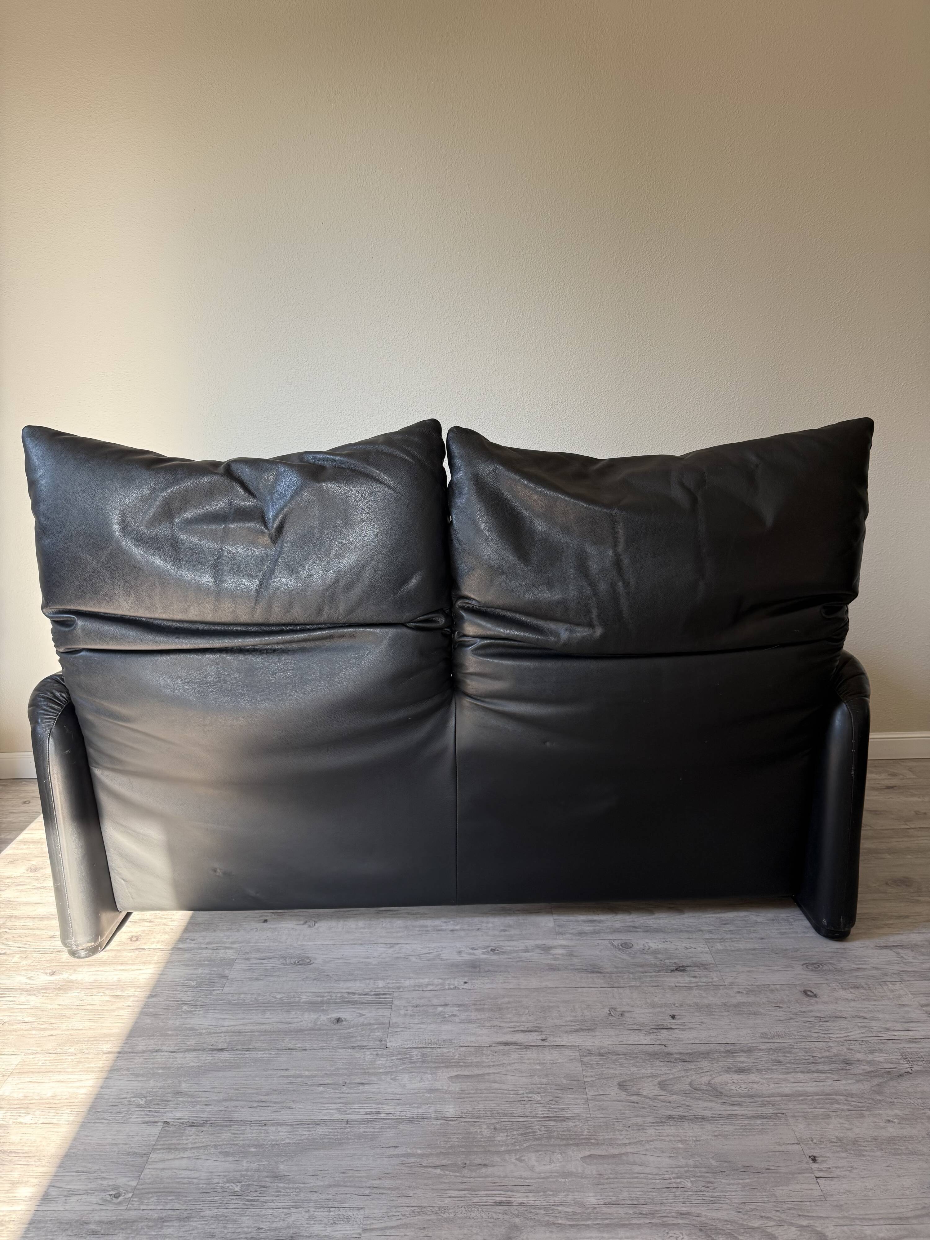 Maralunga leather canapés by Vico Magistretti for Cassina
